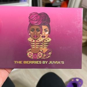 Juvias place the berries palette